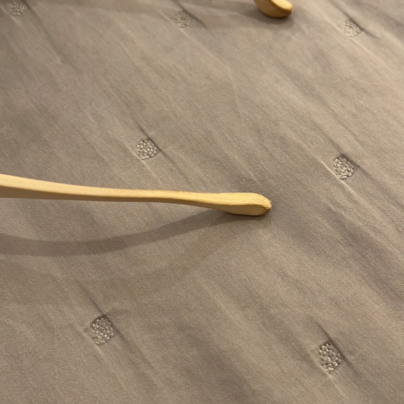 🔥HP🔥LINDA FARROWxTHE ROW. Light tortoise frames+leather wrapped earpieces. - Picture 11 of 15